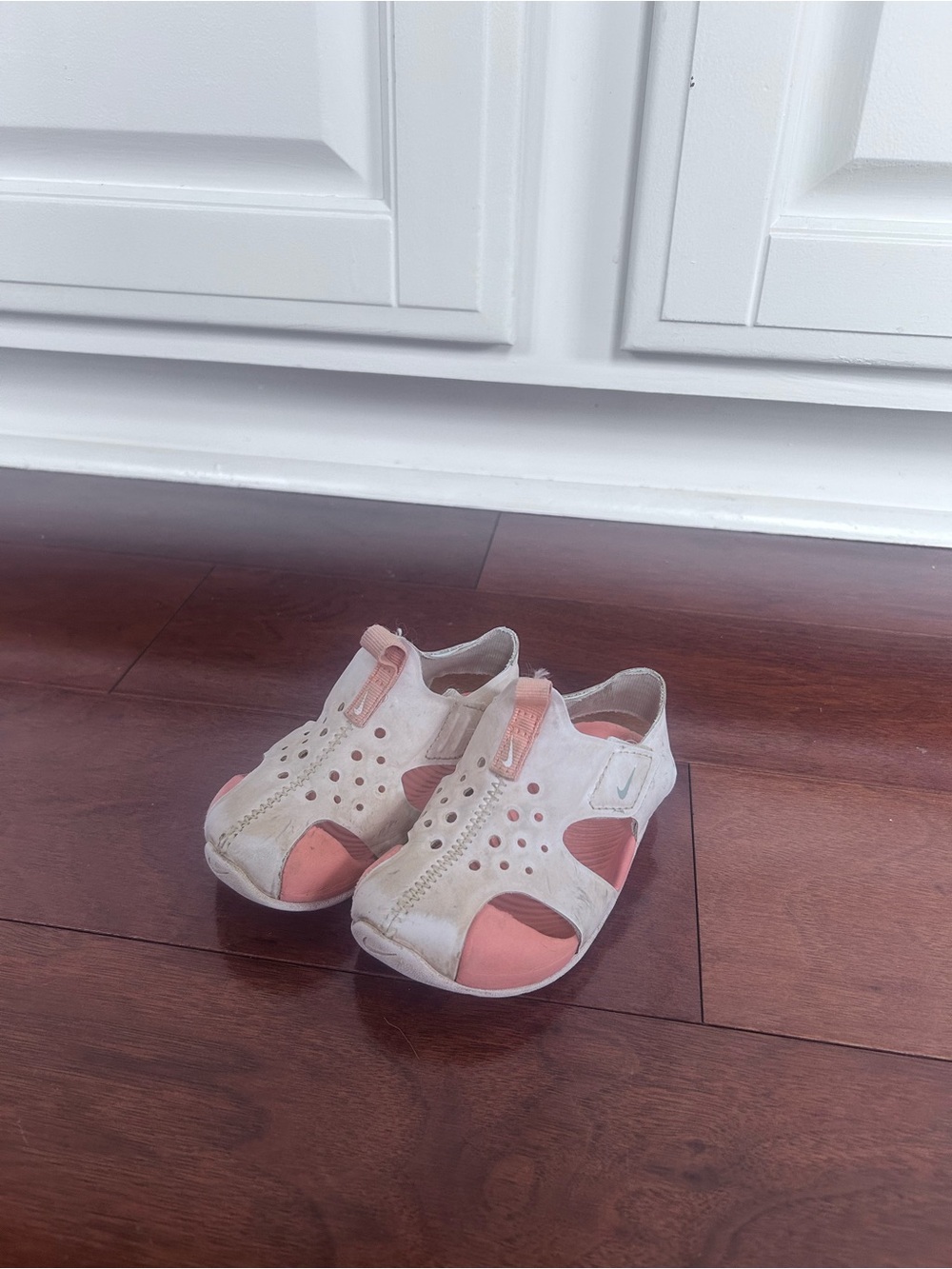Nike toddler girls sandals size 6 Sunray Protect 2 light pink